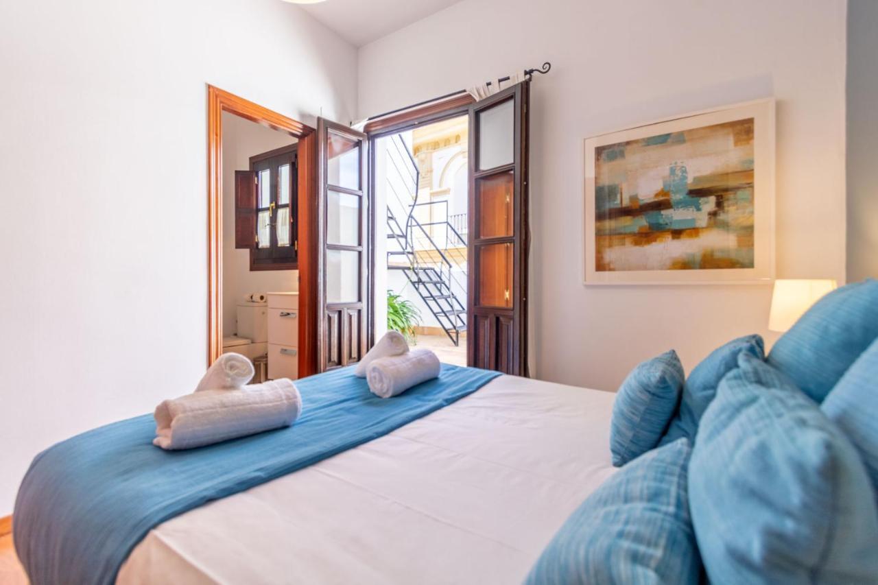 Abades Giralda Deluxe By Valcambre Apartment Sevilla Bagian luar foto